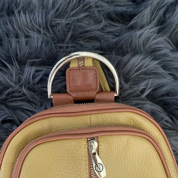 Valentina leather backpack/crossbody bag - Picture 5 of 6